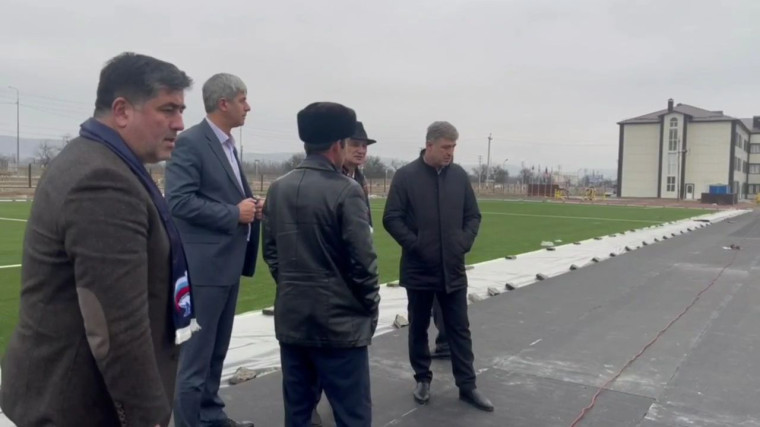 «Партийный десант» проверил ход строительства и реконструкции объектов в Сунже «Единая Россия» провела очередной мониторинг объектов, включенных в Народную программу.. «Партийный десант» проверил ход строительства и реконструкции объектов в Сунже «Единая Россия» провела очередной мониторинг объектов, включенных в Народную программу..